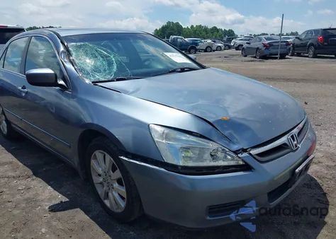 2007 Honda Accord 3.0 Ex z USA, uszkodzony, nr VIN 1HGCM66517A074797